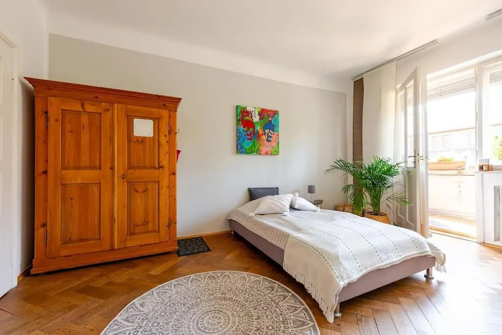 Haus Oktober Apartment Munich